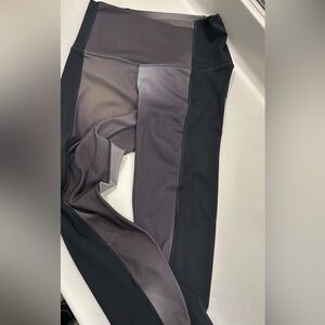 Nike yoga leggings size medium